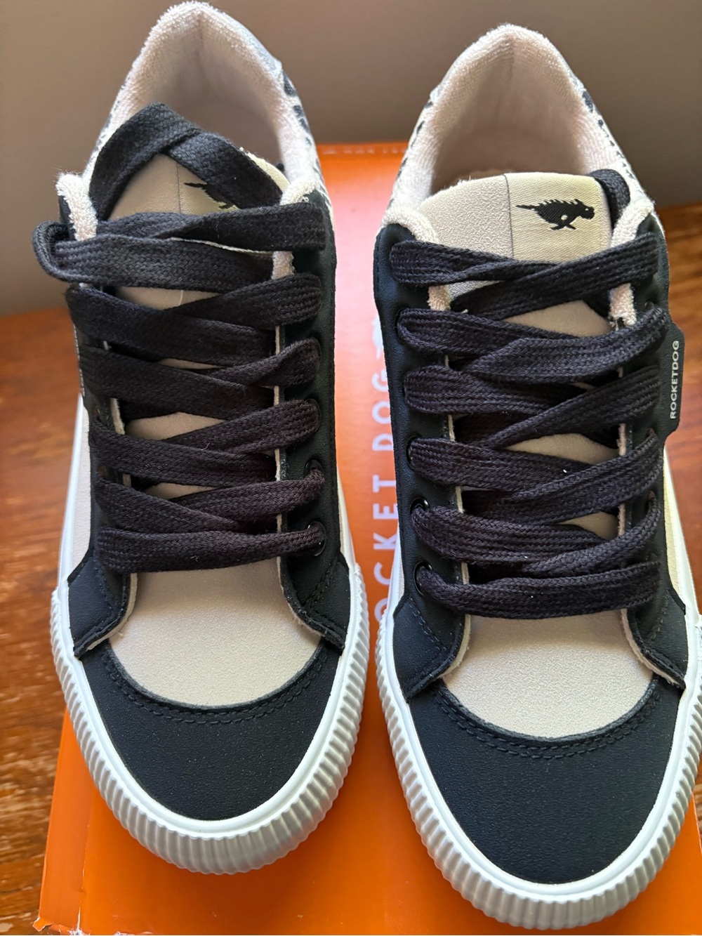 Rocket Dog Black and Cream Low-Top Sneakers
